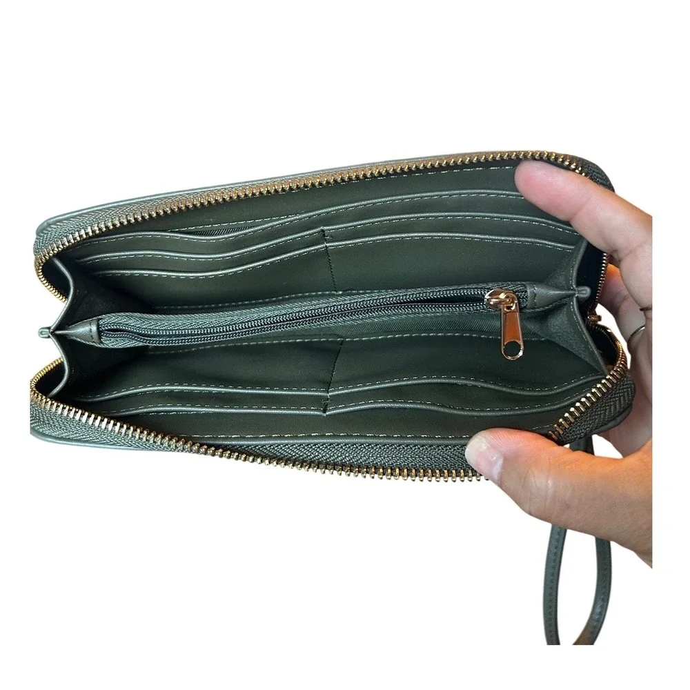 A New Day Women's Zip Around‎ Wristlet Wallet Green Organizer Clutch